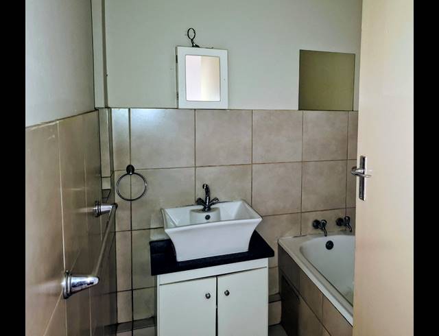 2 BEDROOM APARTMENT FOR SALE IN KENSINGTON B